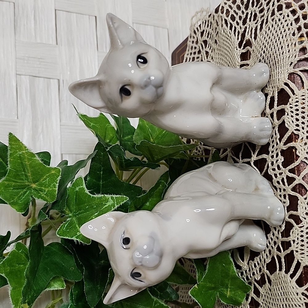 ๐*VINTAGE* 2 ADORABLE OTAGIRI GREY & WHITE PORCELAIN KITTENS CATS - Picture 2 of 7